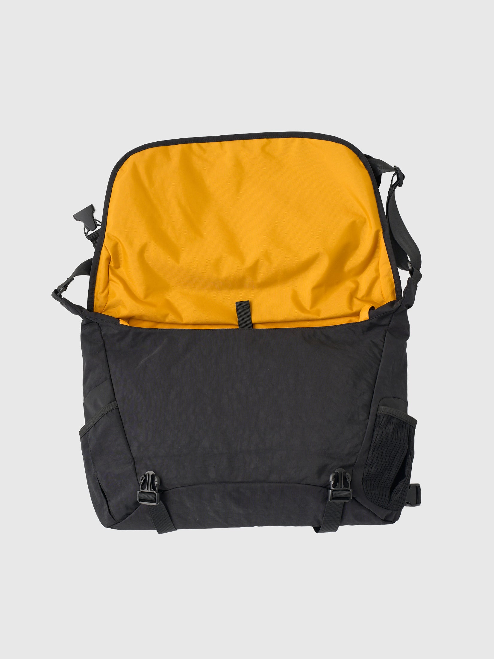 Overdyed Nylon Messenger Bag – SEDAN ALL-PURPOSE ONLINE STORE